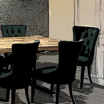 Zestawy stołów i krzeseł do salonu
