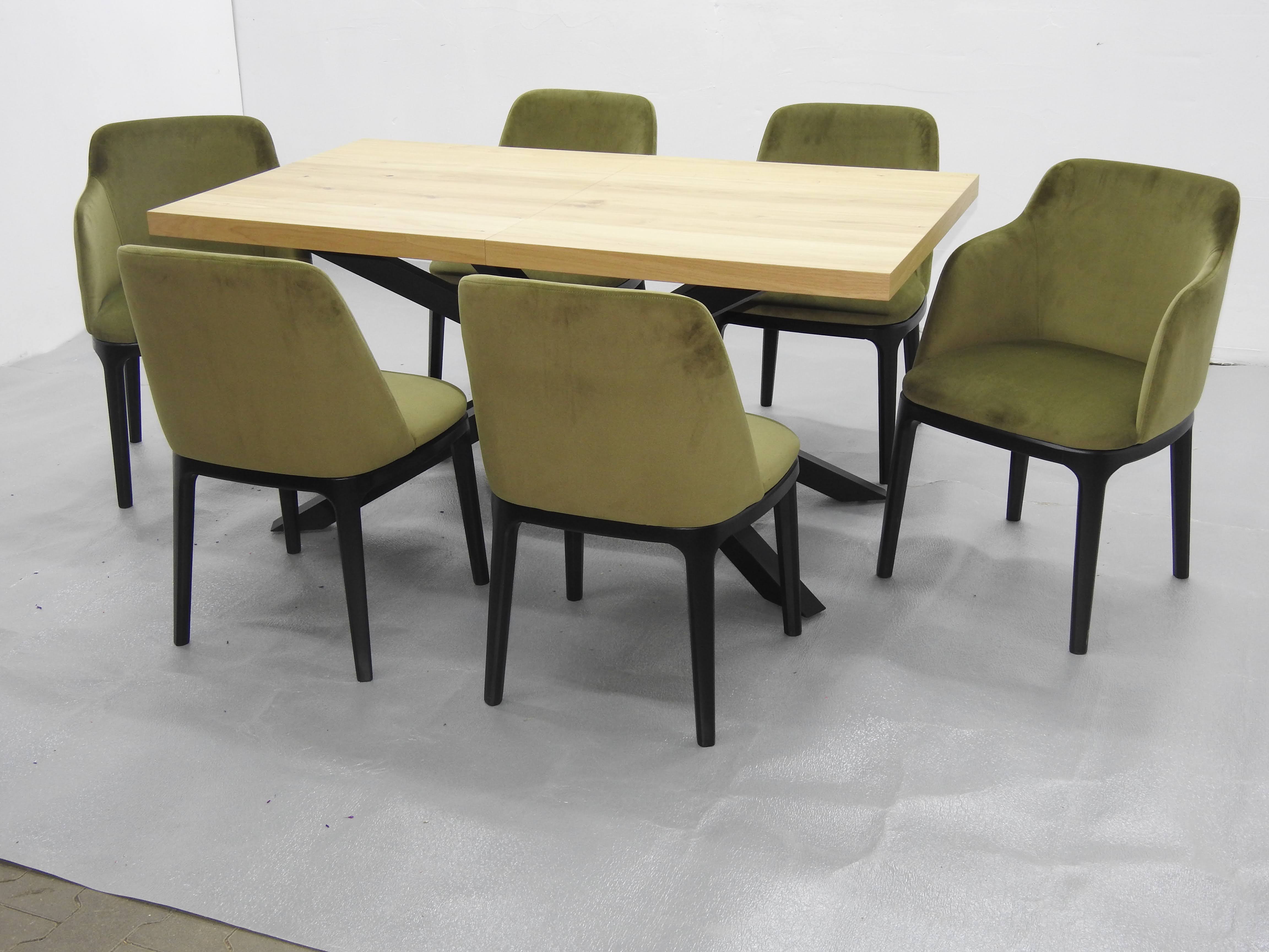 stół x metalowy pająk o wymiarach 140x90cm z sześcioma krzesłami tapicerka kolor zielony groszek na czarnych nogach