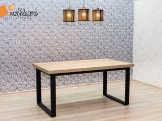 drewniany stół loftowy na metalowych nogach U