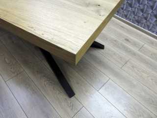 Stół S24 Pająk metalowe nogi X blat 200x100 fornirowany (Dąb Sękaty) bejcowany (Brunat 22-01) rozkładany do 3m