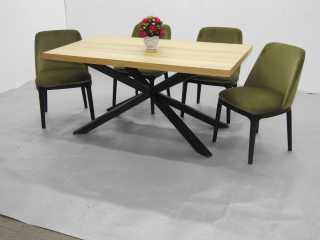 stół x metalowy pająk o wymiarach 140x90cm z czterema krzesłami tapicerka kolor zielony groszek na czarnych nogach