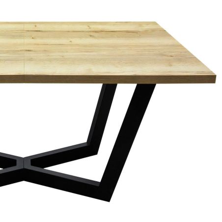 Stół industrialny z metalowymi nogami V
