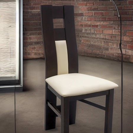 Komfort i styl drewnianego krzesła do salonu