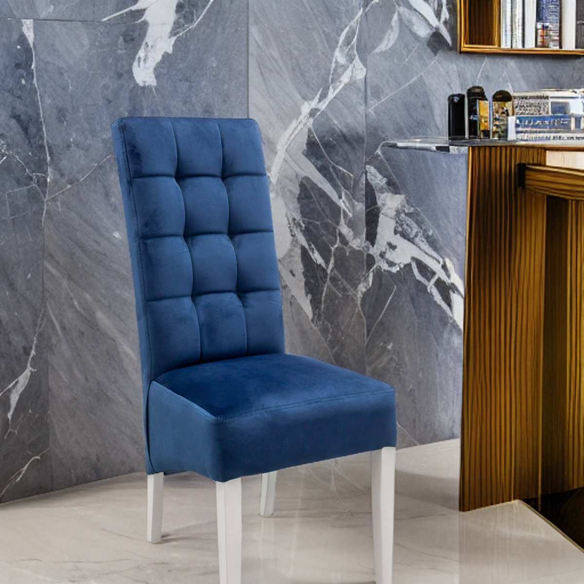Eleganckie krzesło glamour z białymi nogami