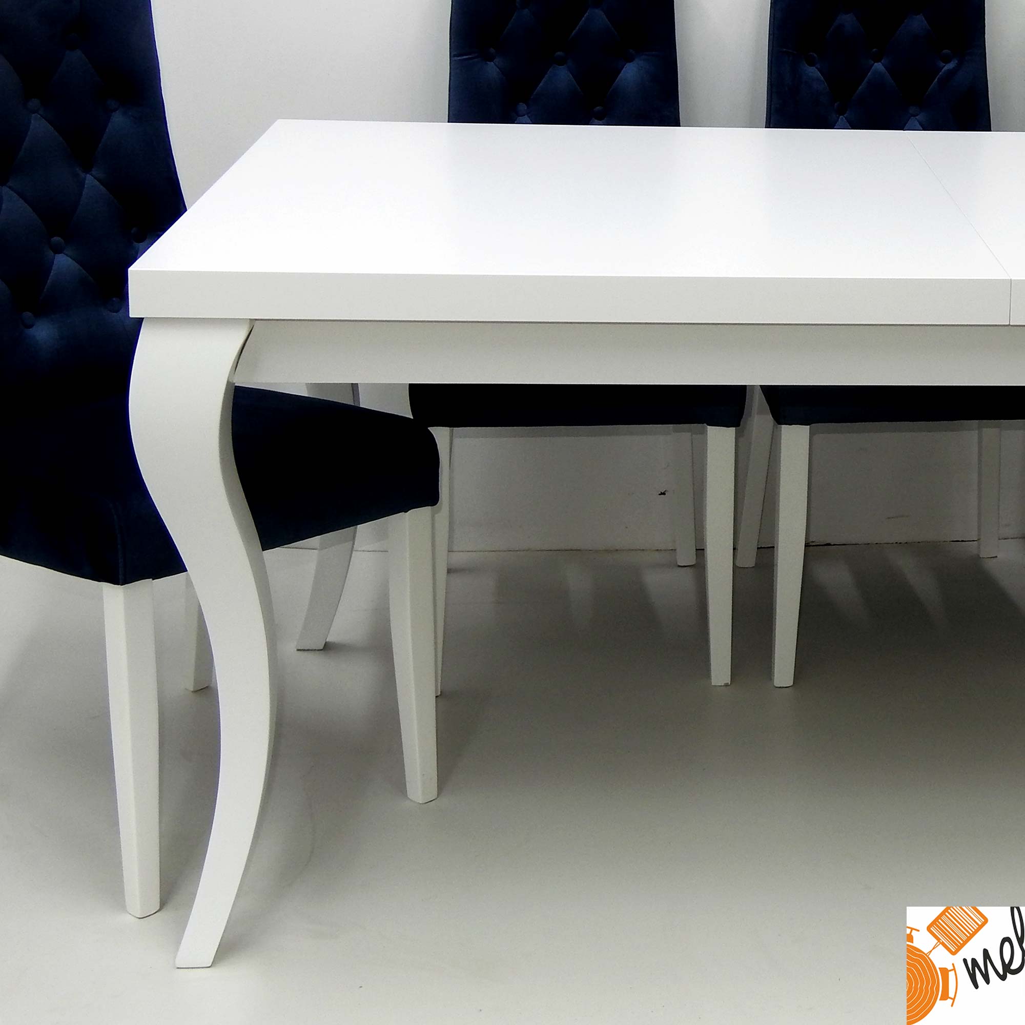 biały stol glamour z krzeslami